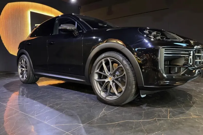 Porsche Cayenne din 2024 cu 17.683 km - oferta POR163585 - foto 4