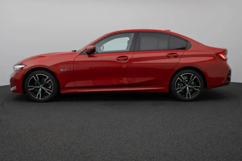 BMW 330 din 2022 cu 31.711 km - oferta BMW163587 - foto 12