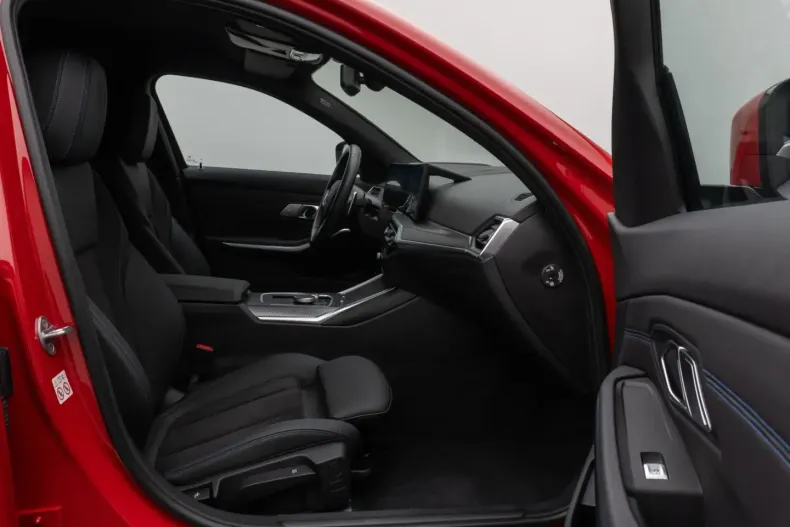 BMW 330 din 2022 cu 31.711 km - oferta BMW163587 - foto 24