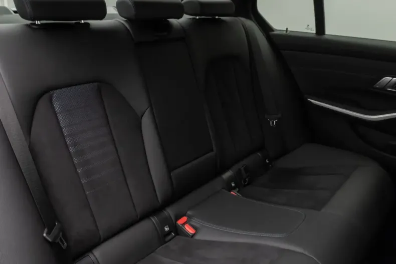 BMW 330 din 2022 cu 31.711 km - oferta BMW163587 - foto 28