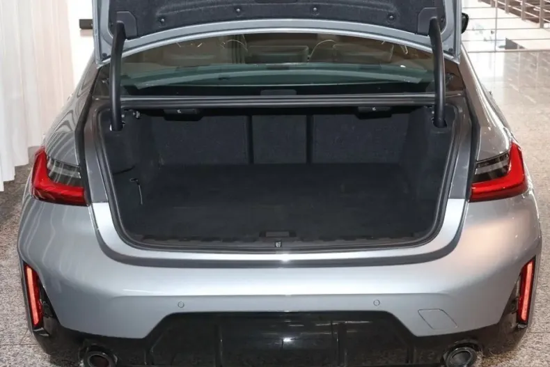 BMW 330 din 2023 cu 42.093 km - oferta BMW163589 - foto 12