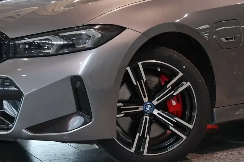 BMW 330 din 2023 cu 42.093 km - oferta BMW163589 - foto 13