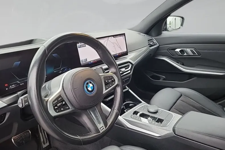 BMW 330 din 2022 cu 63.631 km - oferta BMW163594 - foto 4