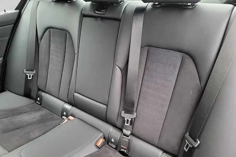 BMW 330 din 2022 cu 63.631 km - oferta BMW163594 - foto 7