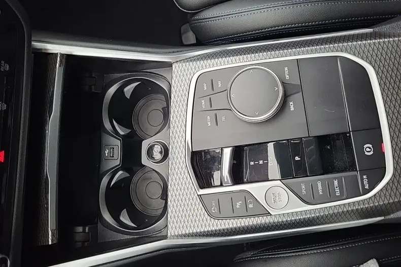 BMW 330 din 2022 cu 63.631 km - oferta BMW163594 - foto 11