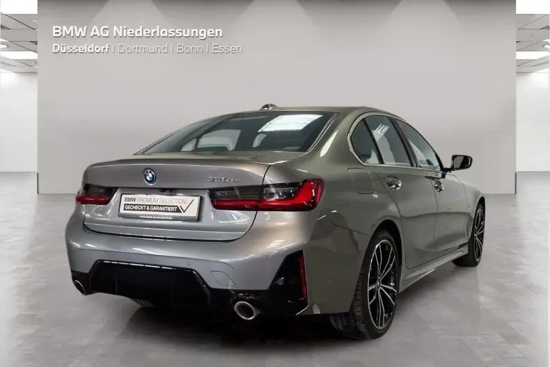 BMW 330 din 2022 cu 44.329 km - oferta BMW163596 - foto 2