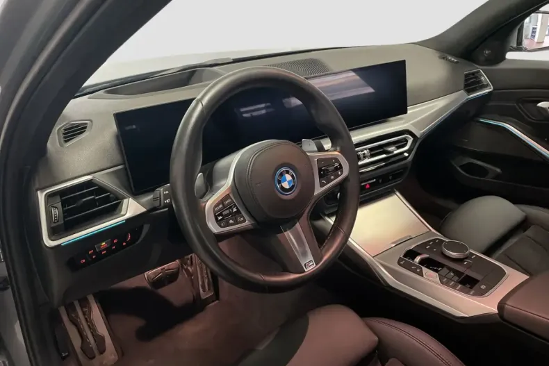 BMW 330 din 2022 cu 44.329 km - oferta BMW163596 - foto 7