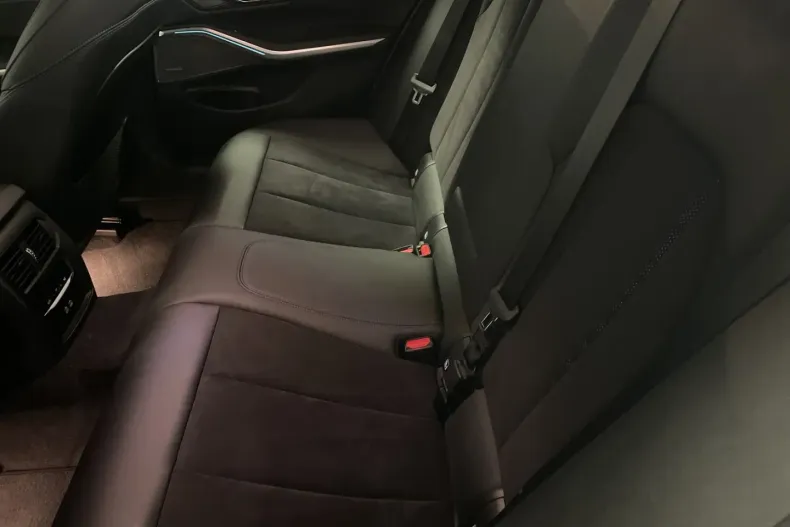 BMW 330 din 2022 cu 44.329 km - oferta BMW163596 - foto 10