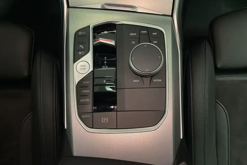 BMW 330 din 2022 cu 44.329 km - oferta BMW163596 - foto 14