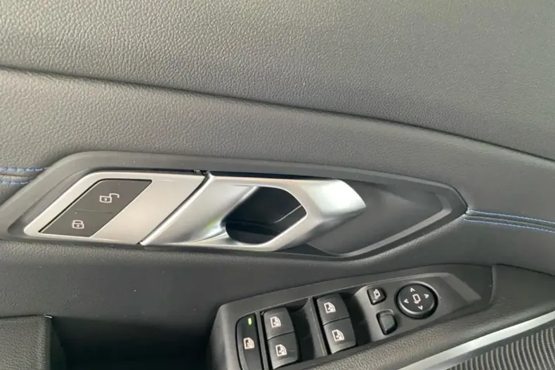 BMW 330 din 2022 cu 80.500 km - oferta BMW163603 - foto 17