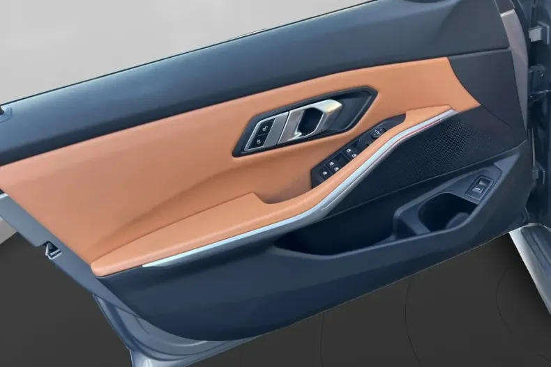 BMW 330 din 2022 cu 77.900 km - oferta BMW163604 - foto 13