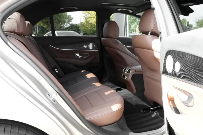 Mercedes-Benz E 300 din 2020 cu 89.153 km - oferta MER163609 - foto 6