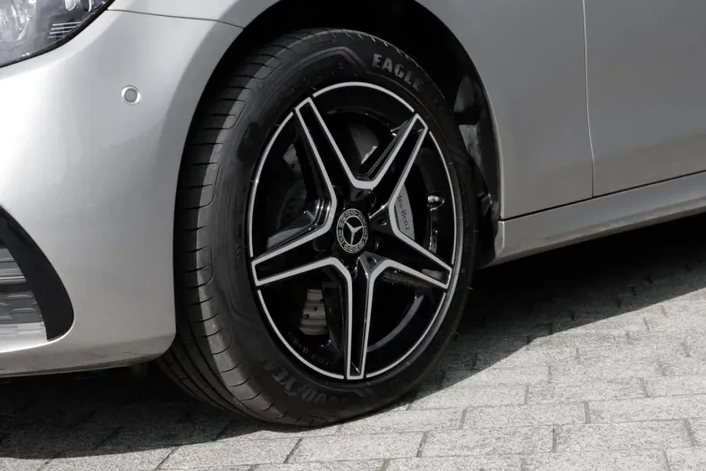 Mercedes-Benz E 300 din 2020 cu 89.153 km - oferta MER163609 - foto 9