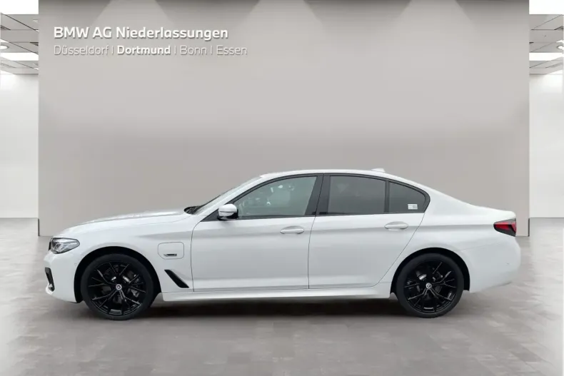 BMW 530 din 2022 cu 87.745 km - oferta BMW163613 - foto 3