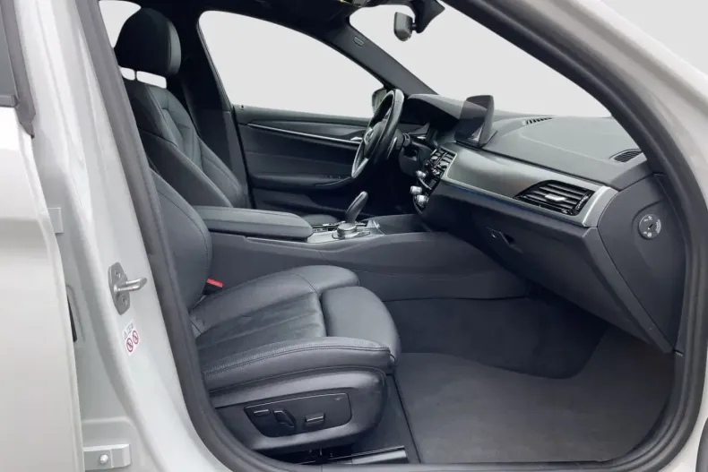 BMW 530 din 2022 cu 87.745 km - oferta BMW163613 - foto 8