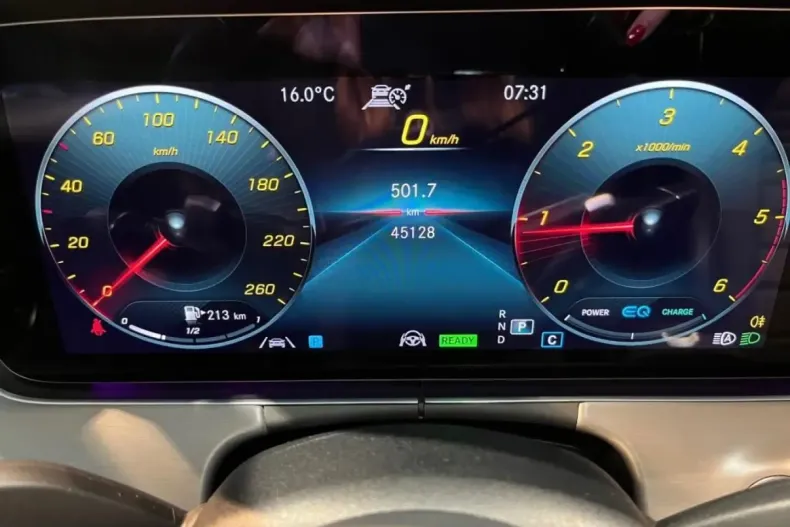 Mercedes-Benz E 300 din 2023 cu 45.128 km - oferta MER163640 - foto 9