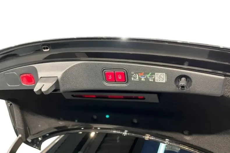 Mercedes-Benz E 300 din 2023 cu 45.128 km - oferta MER163640 - foto 13