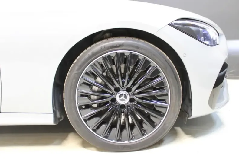 Mercedes-Benz CLE 450 din 2024 cu 23.440 km - oferta MER163643 - foto 5