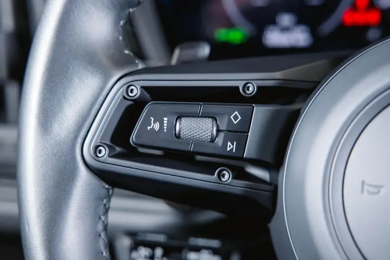 Porsche Cayenne din 2024 cu 10.900 km - oferta POR163677 - foto 33