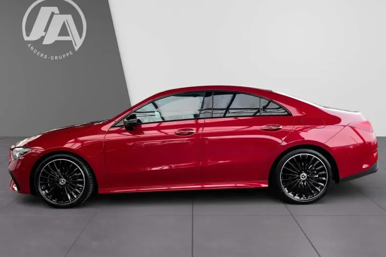 Mercedes-Benz CLA 220 din 2024 cu 4.582 km - oferta MER163682 - foto 4