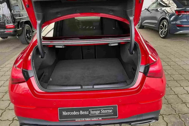 Mercedes-Benz CLA 220 din 2024 cu 4.582 km - oferta MER163682 - foto 7