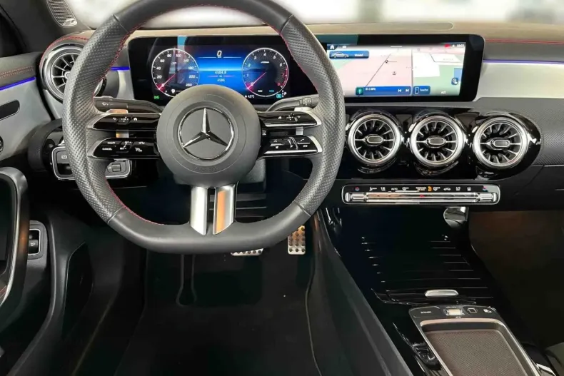 Mercedes-Benz CLA 220 din 2024 cu 4.582 km - oferta MER163682 - foto 9