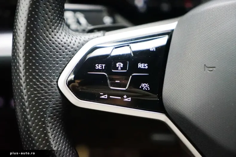 Volkswagen Touareg din 2023 cu 94.000 km - oferta VOL163690 - foto 19