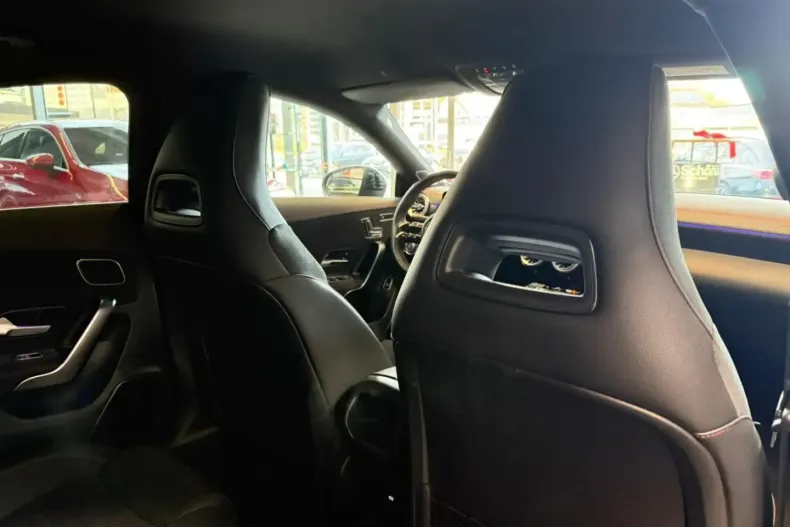 Mercedes-Benz CLA 250 din 2024 cu 14.019 km - oferta MER163692 - foto 14