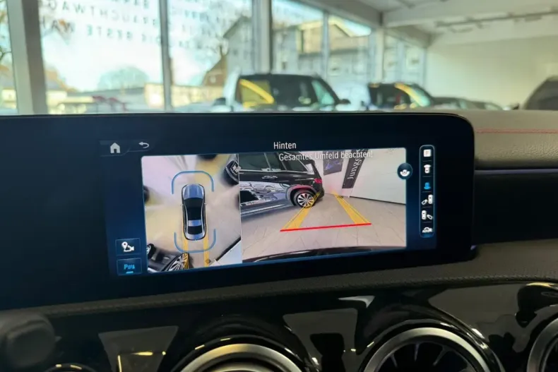 Mercedes-Benz CLA 250 din 2024 cu 14.019 km - oferta MER163692 - foto 17