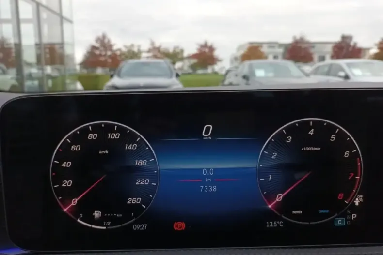 Mercedes-Benz CLA 220 din 2024 cu 7.328 km - oferta MER163696 - foto 14