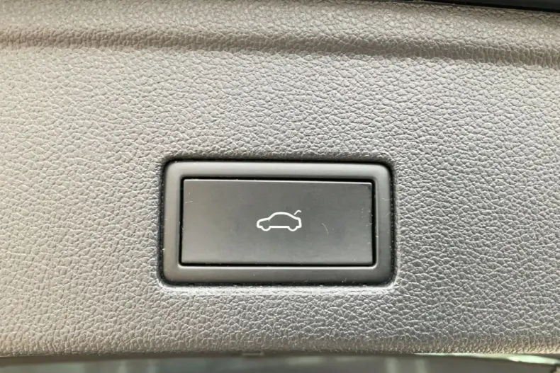 Volkswagen Touareg din 2022 cu 77.448 km - oferta VOL163697 - foto 14