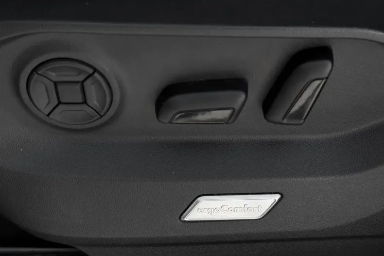 Volkswagen Touareg din 2020 cu 35.805 km - oferta VOL163714 - foto 17