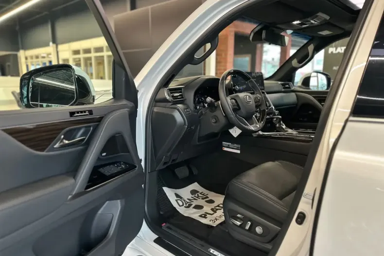 Lexus LX 500 din 2024 cu 1.350 km - oferta LEX163726 - foto 9