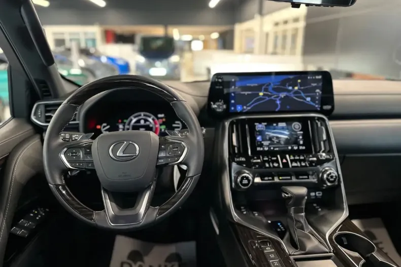 Lexus LX 500 din 2024 cu 1.350 km - oferta LEX163726 - foto 12