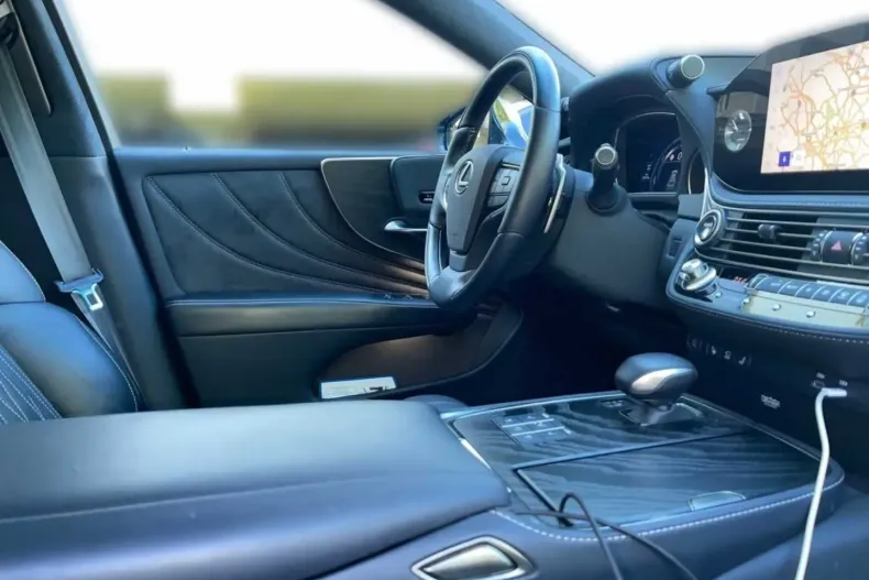 Lexus LS 500 din 2023 cu 43.000 km - oferta LEX163727 - foto 6