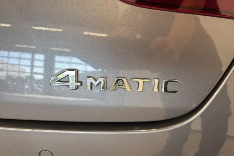 Mercedes-Benz CLA 220 din 2024 cu 16.900 km - oferta MER163732 - foto 15