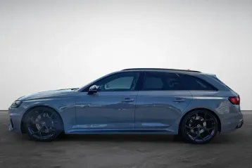 Audi RS4 din 2024 - oferta AUD163740
