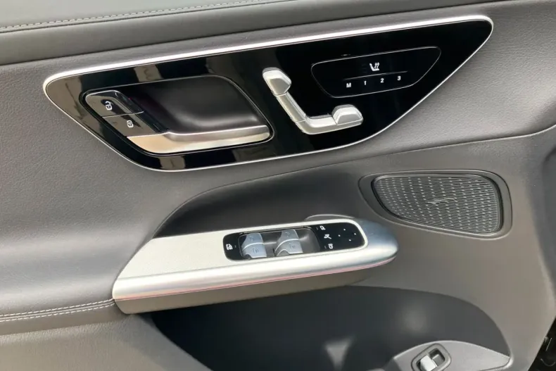 Mercedes-Benz GLC 200 din 2024 cu 24.750 km - oferta MER163749 - foto 6