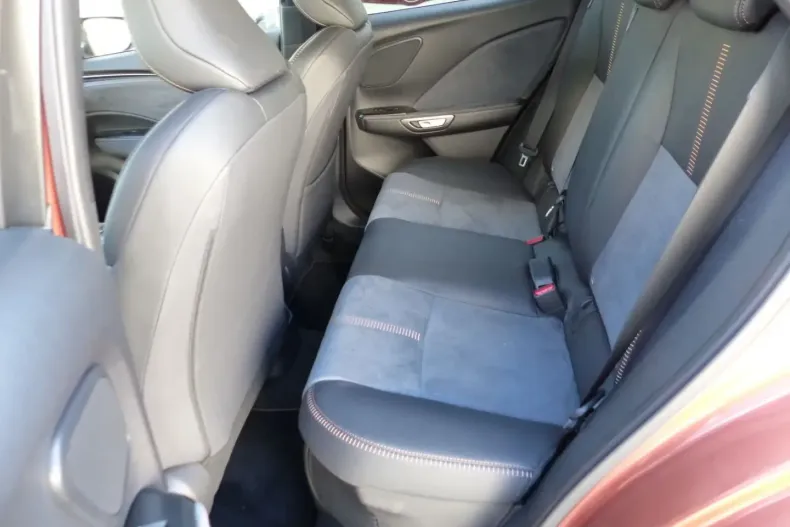 Lexus LBX din 2024 cu 5.950 km - oferta LEX163755 - foto 12