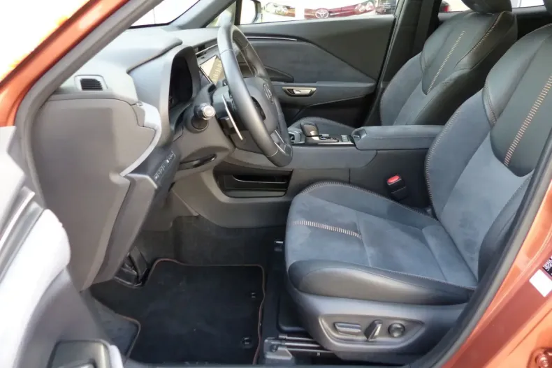 Lexus LBX din 2024 cu 5.950 km - oferta LEX163755 - foto 13