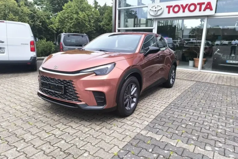 Lexus LBX din 2025 cu 5.500 km - oferta LEX163756 - foto 1