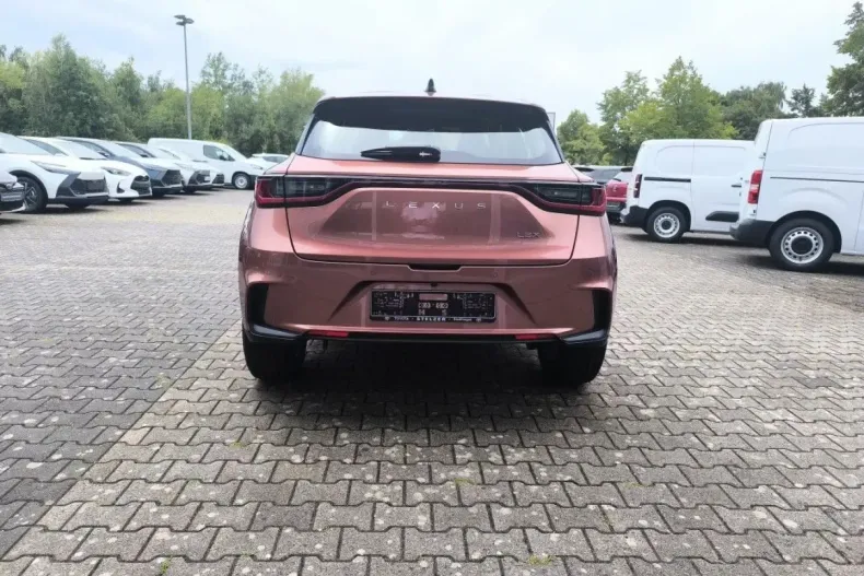 Lexus LBX din 2025 cu 5.500 km - oferta LEX163756 - foto 5