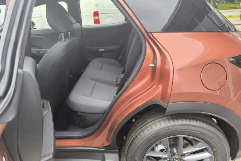 Lexus LBX din 2025 cu 5.500 km - oferta LEX163756 - foto 13