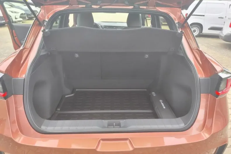 Lexus LBX din 2025 cu 5.500 km - oferta LEX163756 - foto 15