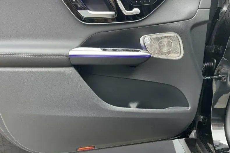 Mercedes-Benz GLC 450 din 2024 cu 4.000 km - oferta MER163757 - foto 4