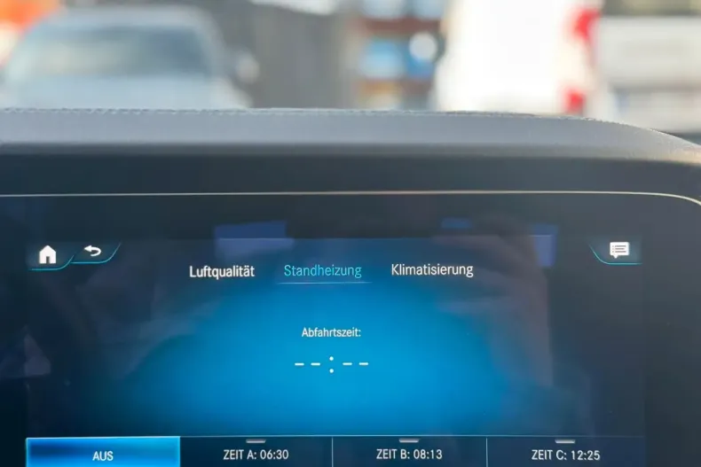 Mercedes-Benz E 300 din 2022 cu 74.000 km - oferta MER163766 - foto 32