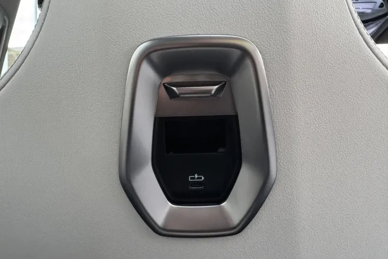 BMW 750 din 2024 cu 23.581 km - oferta BMW163770 - foto 23