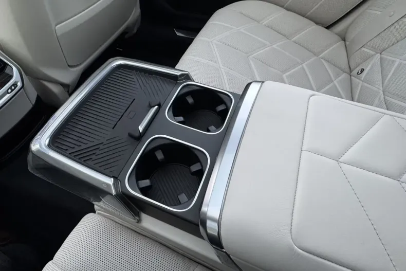 BMW 750 din 2024 cu 23.581 km - oferta BMW163770 - foto 24