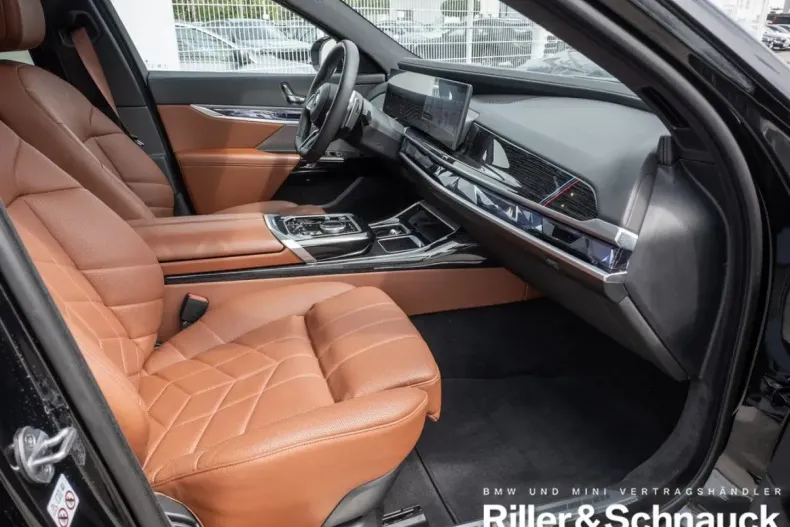 BMW 750 din 2024 cu 16.349 km - oferta BMW163773 - foto 5