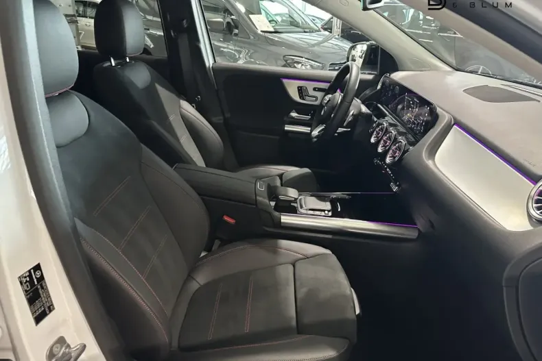 Mercedes-Benz GLA 250 din 2023 cu 4.500 km - oferta MER163776 - foto 24